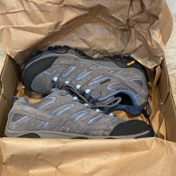 Women’s Merrell Hiking Shoes - Picture 8 of 12
